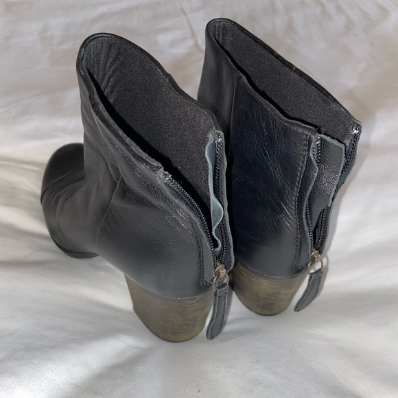 Clarks Boots Black Size 9/40 - Picture 2 of 3